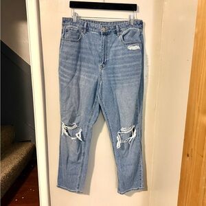 American Eagle Hi-Rise Mom Jeans
